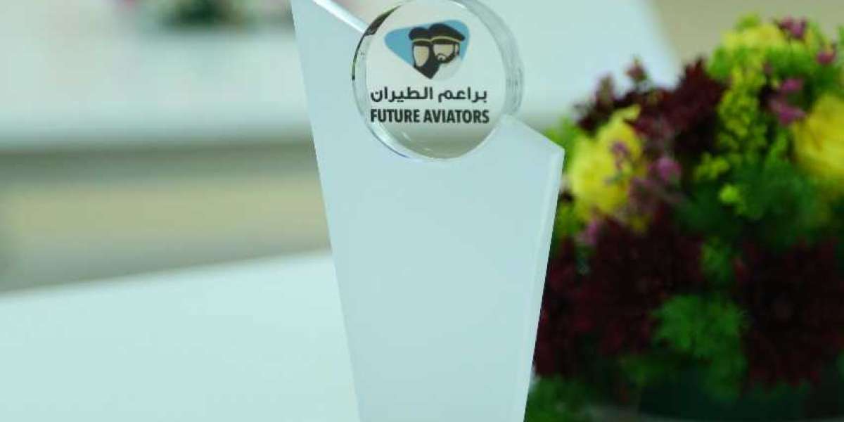 Give an Edge to Performance Appraisal with Acrylic Trophies in Dubai, UAE